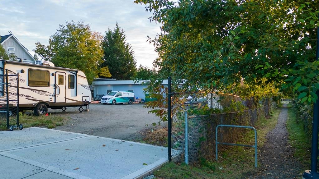 734 North Road, Gibsons, BC, V0N 1V9 - 8