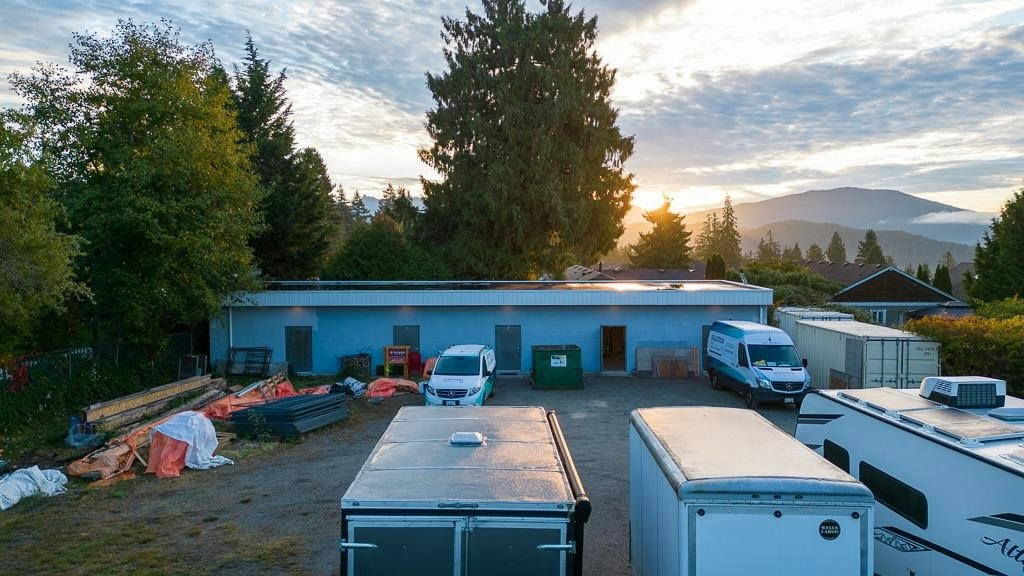 734 North Road, Gibsons, BC, V0N 1V9
