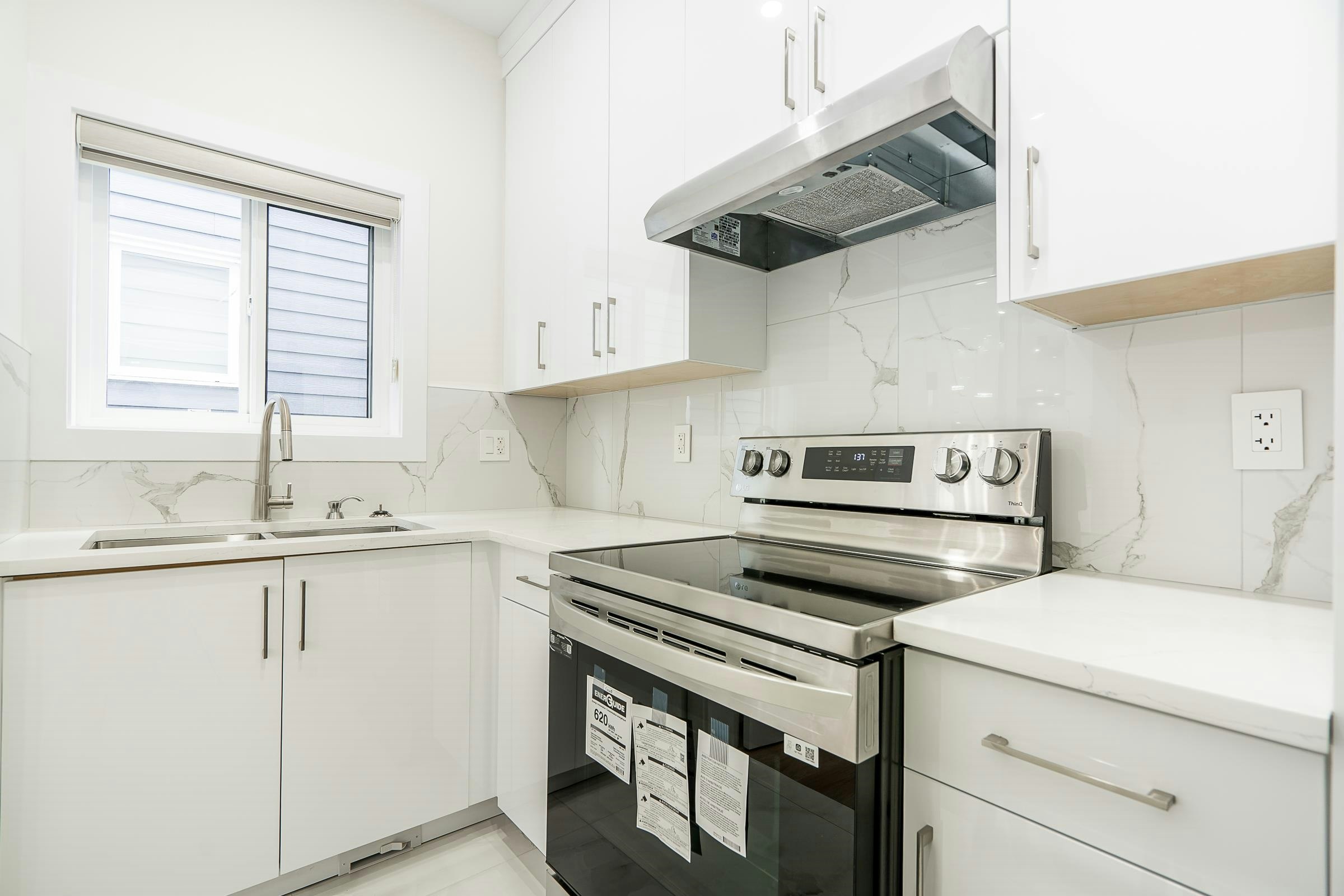 10648 124 Street, Surrey, BC, V3V 0E2 - 9