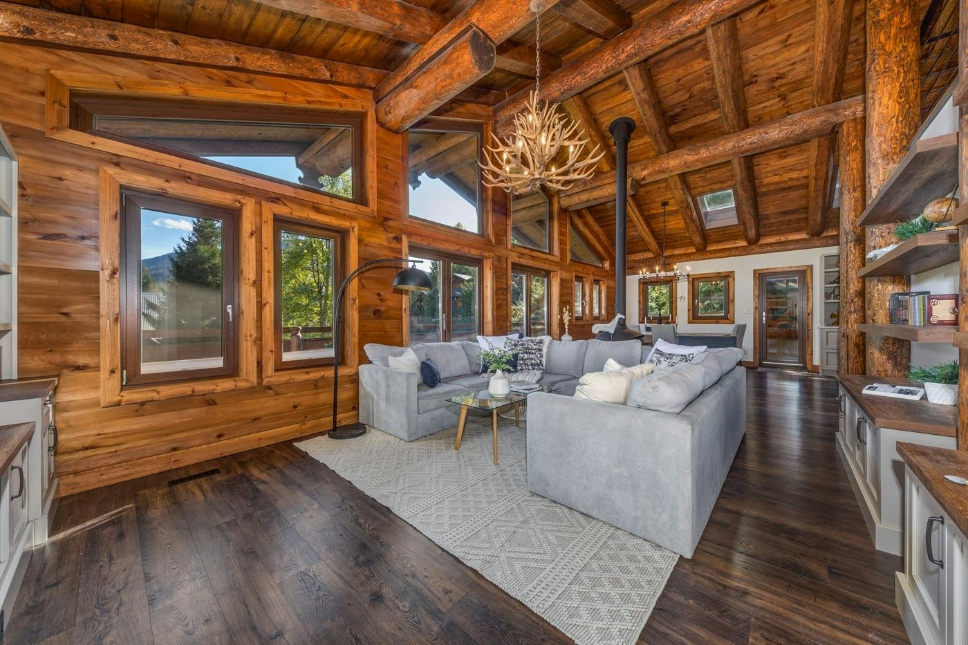 6403 St Andrew's Way, Whistler, BC, V8E 0C7 - 6