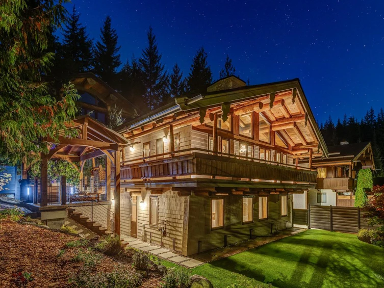 6403 St Andrew's Way, Whistler, BC, V8E 0C7 - 35