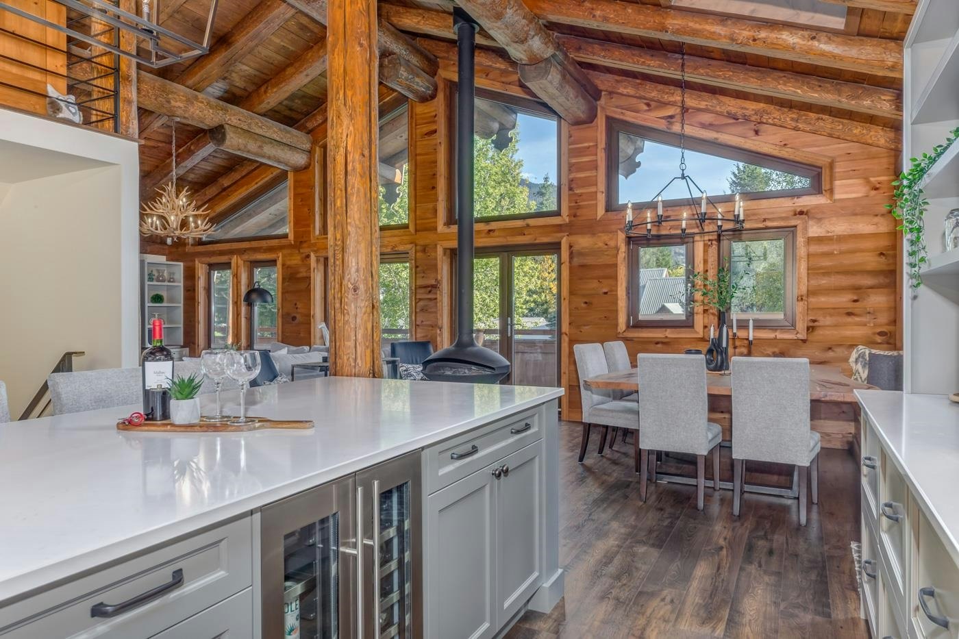 6403 St Andrew's Way, Whistler, BC, V8E 0C7 - 11