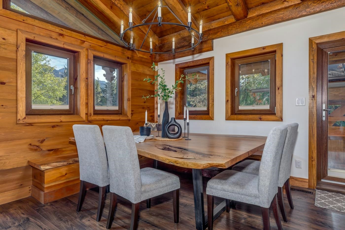 6403 St Andrew's Way, Whistler, BC, V8E 0C7 - 17