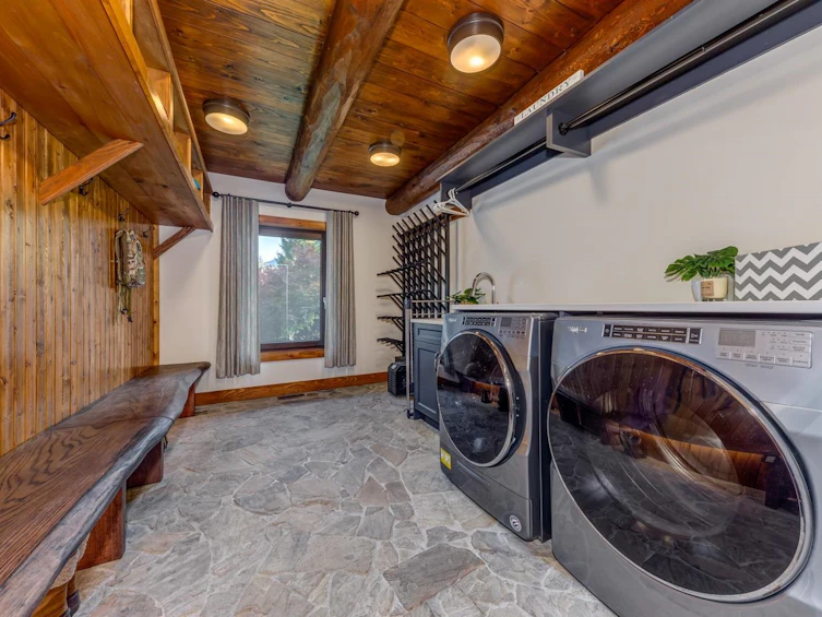 6403 St Andrew's Way, Whistler, BC, V8E 0C7 - 24