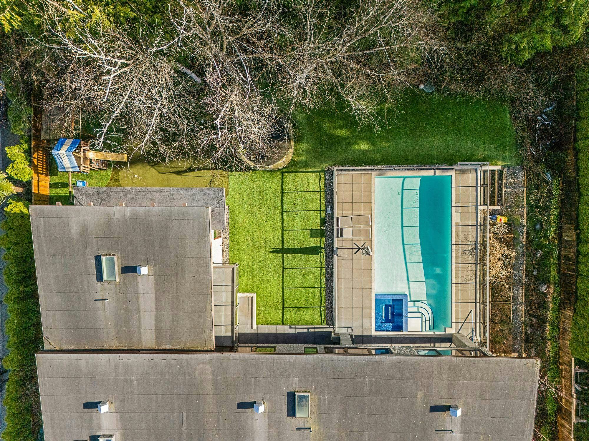 388 Hidhurst Place, West Vancouver, BC, V7S 1K1 - 38