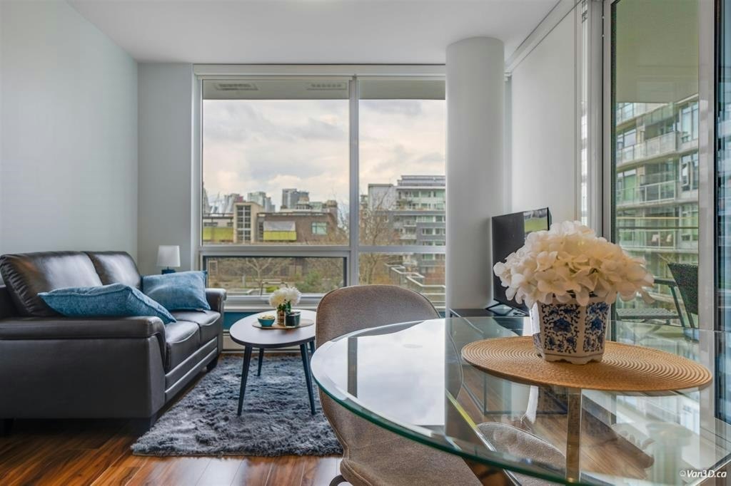 5xx-159 2nd Avenue, Vancouver, BC, V5Y 0L8 - 4
