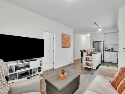 209-15835 85 Avenue - 5