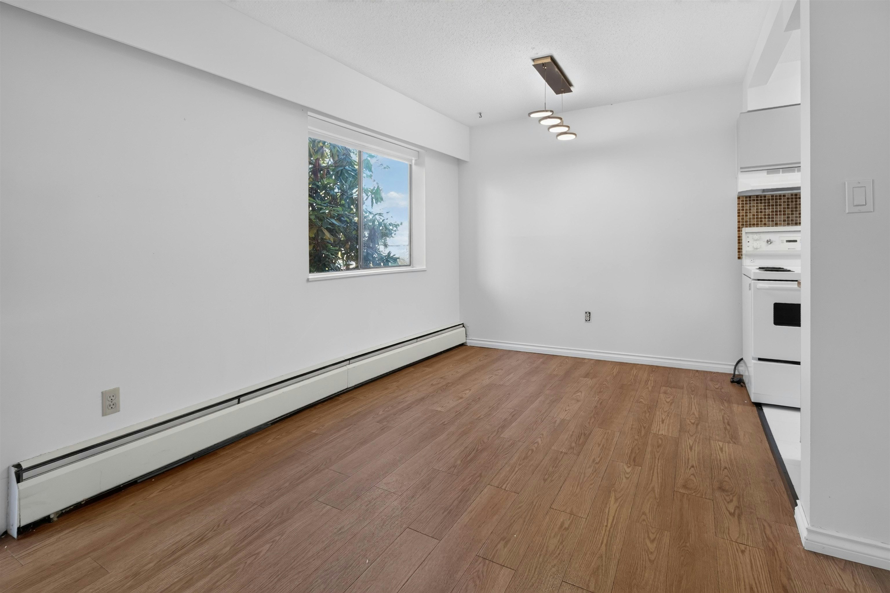107-5127 Irving Street, Burnaby, BC, V5H 1T6 - 5