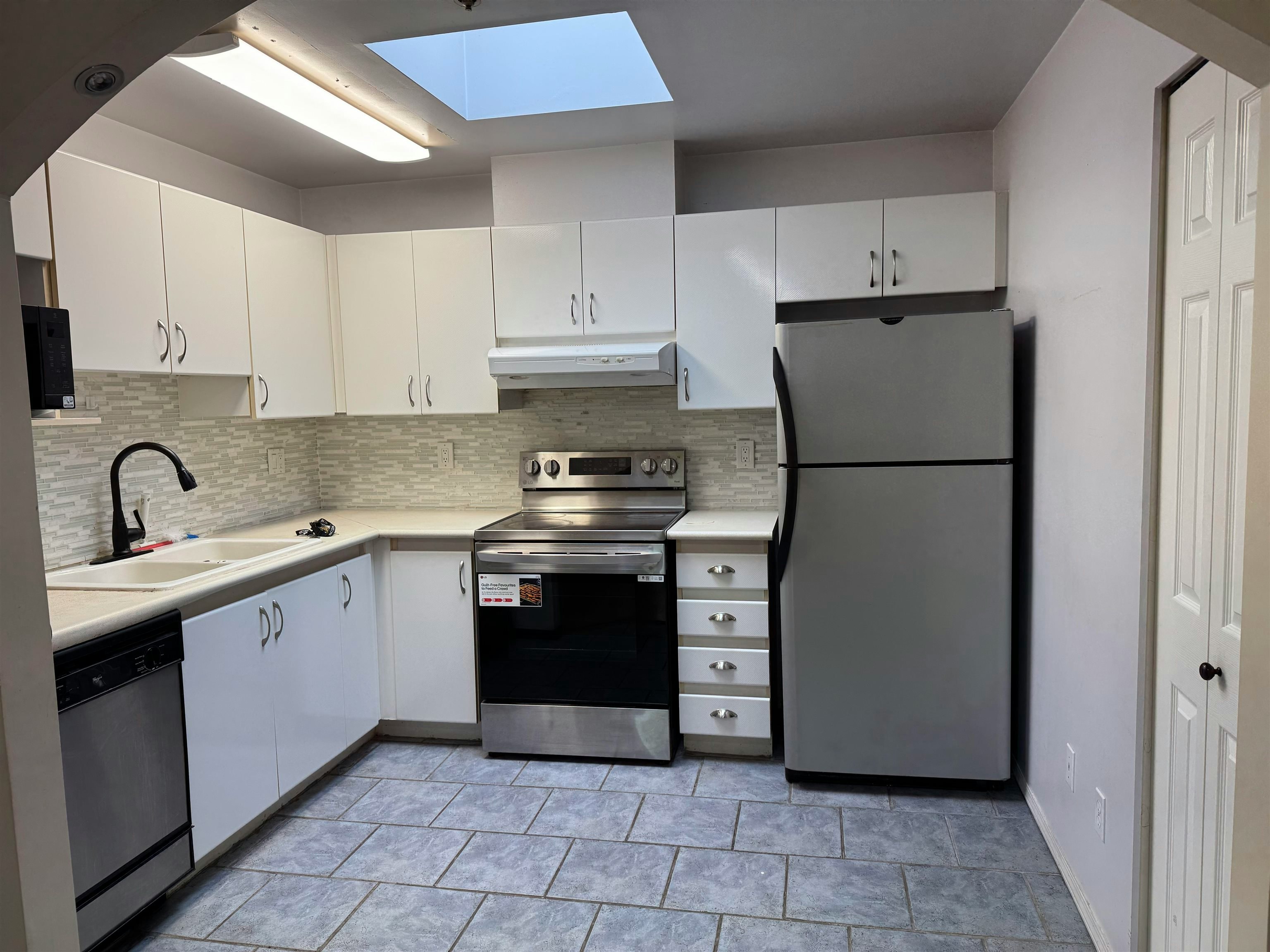 302-10668 138st, Surrey, BC, V3T 5T2 - 4