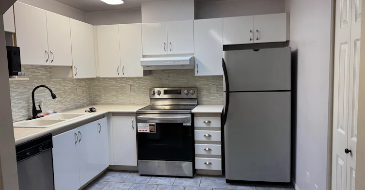 302-10668 138st, Surrey, BC, V3T 5T2 - 4