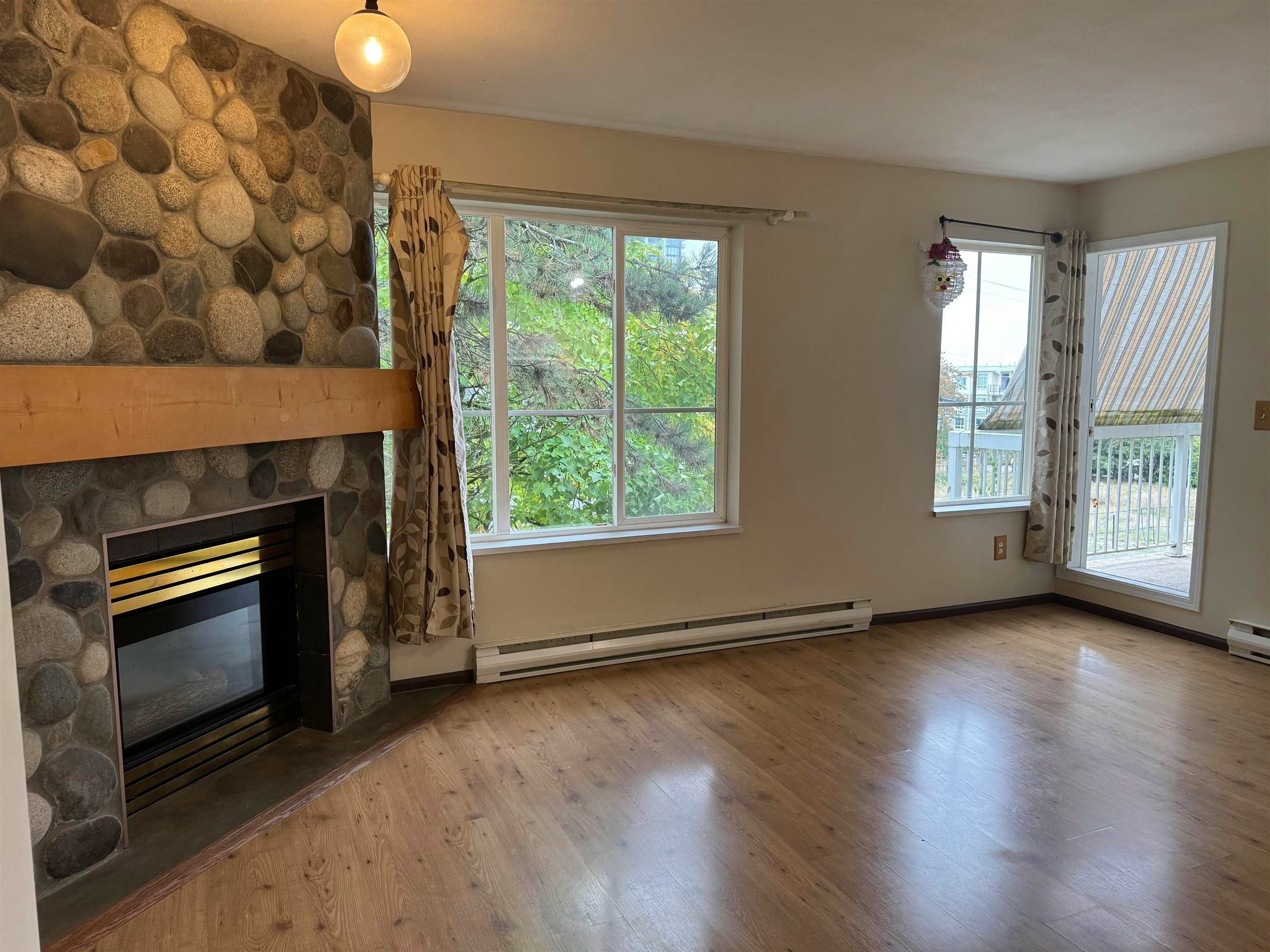 302-10668 138st, Surrey, BC, V3T 5T2 - 2