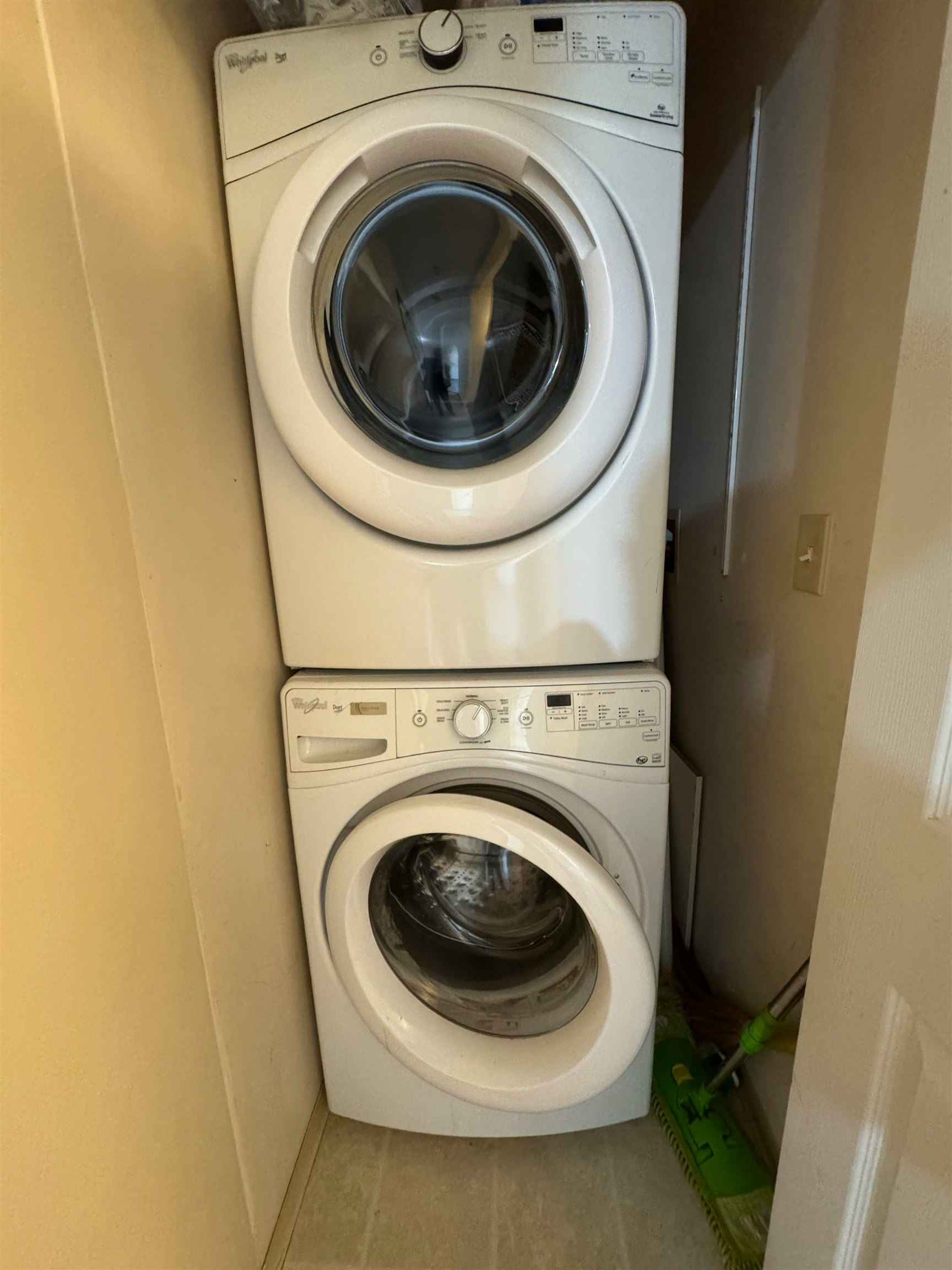 302-10668 138st, Surrey, BC, V3T 5T2 - 9