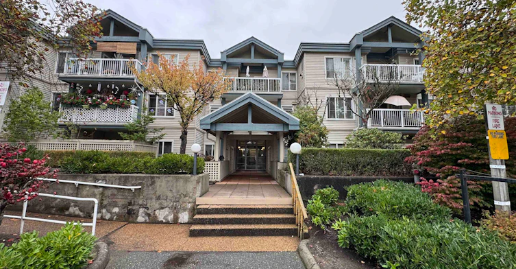 302-10668 138st, Surrey, BC, V3T 5T2