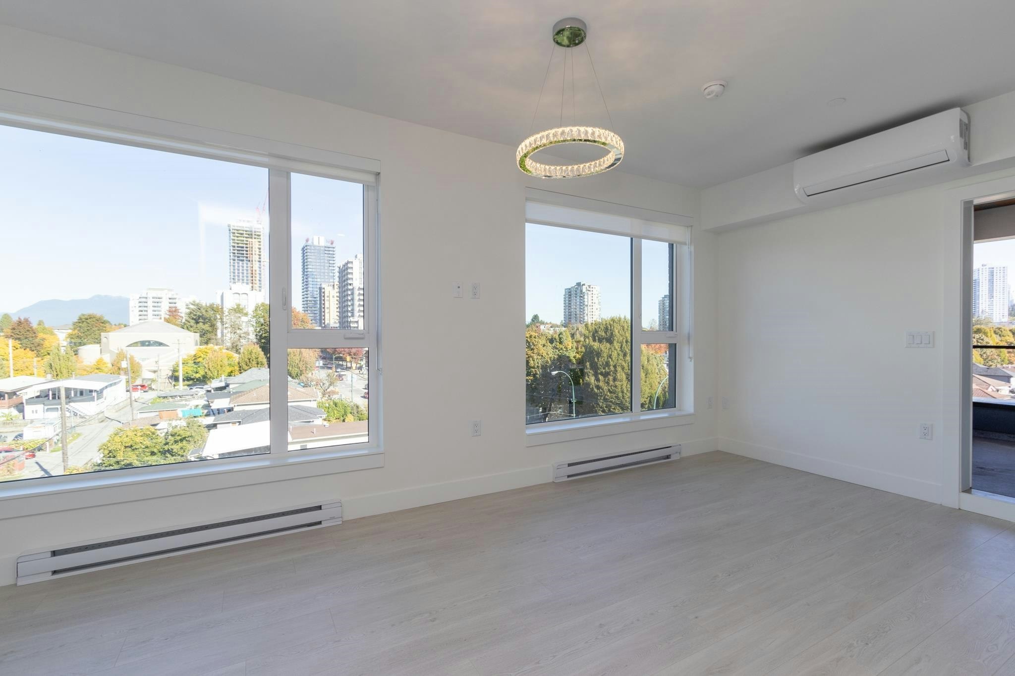 5399 Joyce, Vancouver, BC, V5R 4H3 - 9