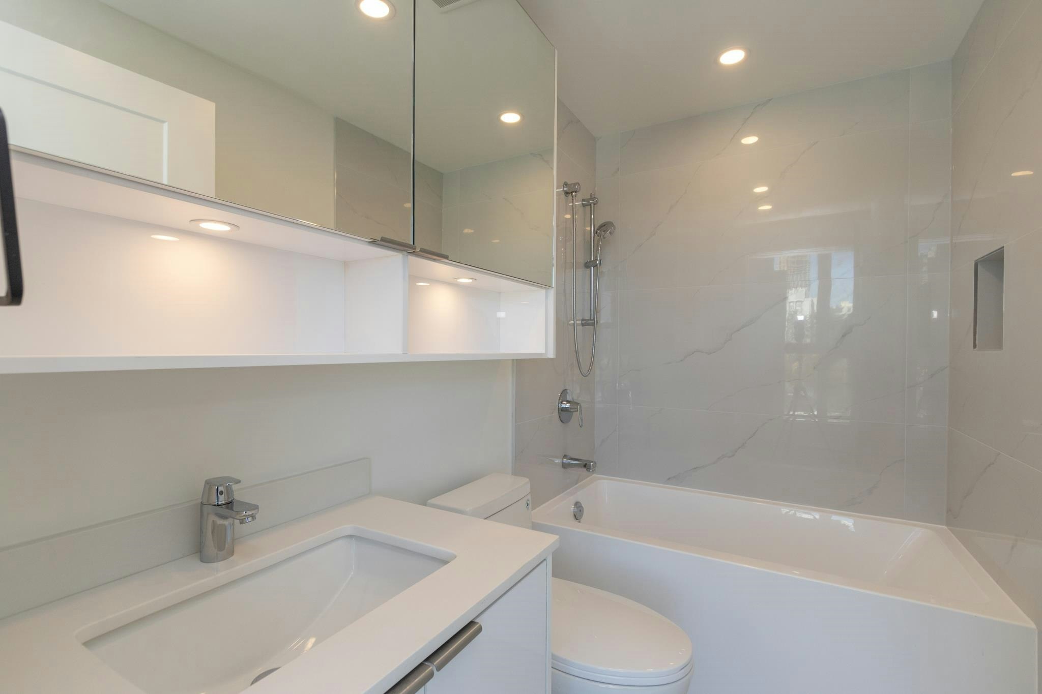 5399 Joyce, Vancouver, BC, V5R 4H3 - 12