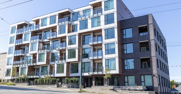 5399 Joyce, Vancouver, BC, V5R 4H3