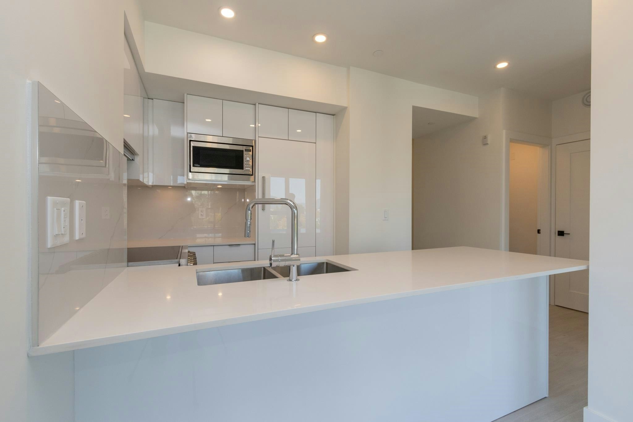 5399 Joyce, Vancouver, BC, V5R 4H3 - 6