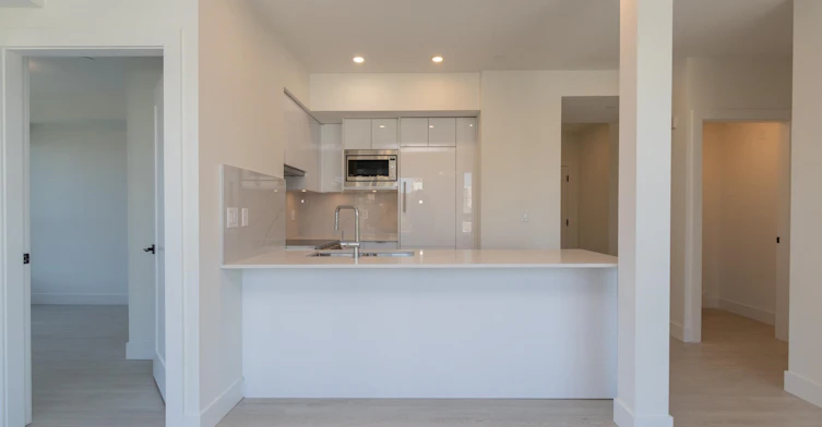 5399 Joyce, Vancouver, BC, V5R 4H3 - 2