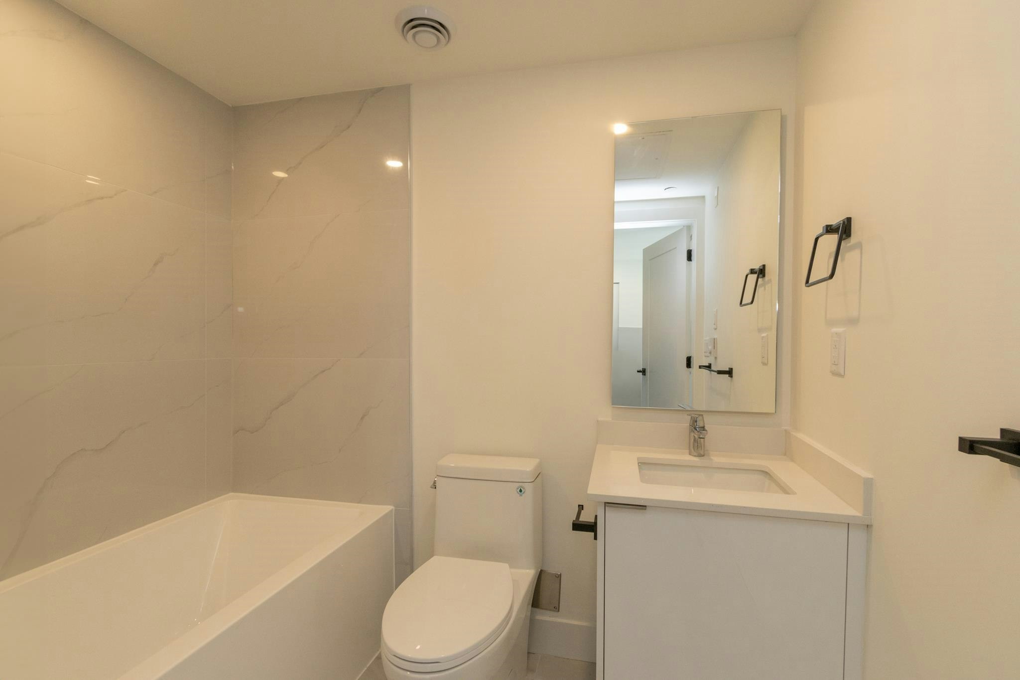 5399 Joyce, Vancouver, BC, V5R 4H3 - 13