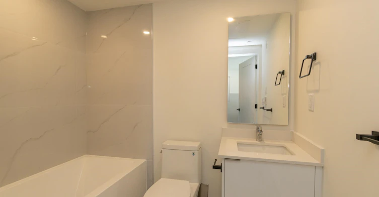 5399 Joyce, Vancouver, BC, V5R 4H3 - 13