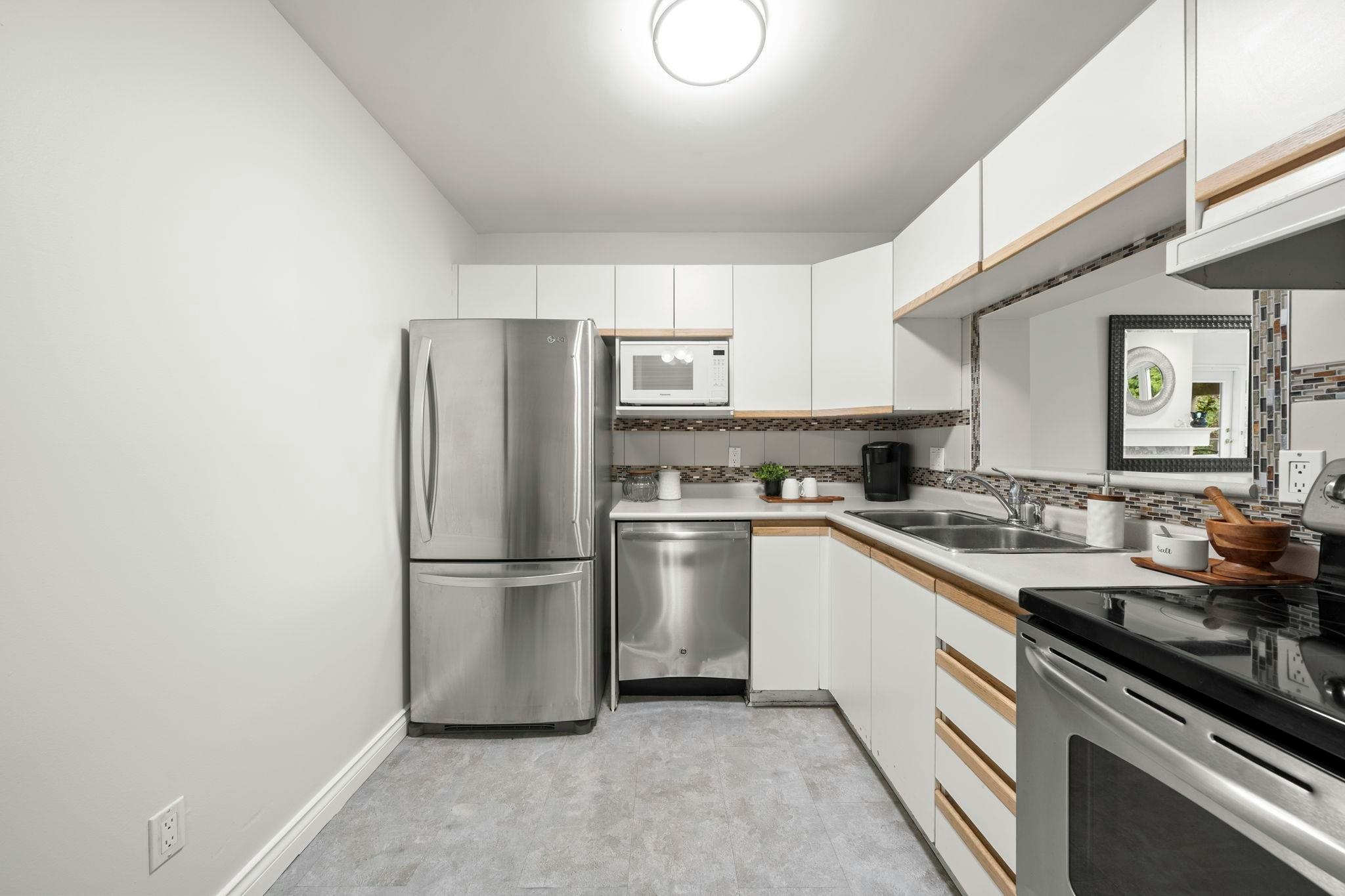 304-15809 Marine Drive - 5