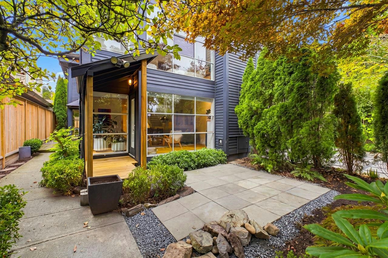 6424 Bruce Street, West Vancouver, BC, V7W 2G6