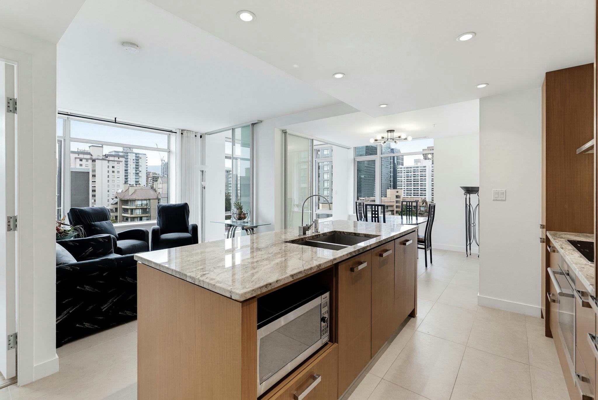 908-1028 Barclay Street, Vancouver, BC, V6E 0B1