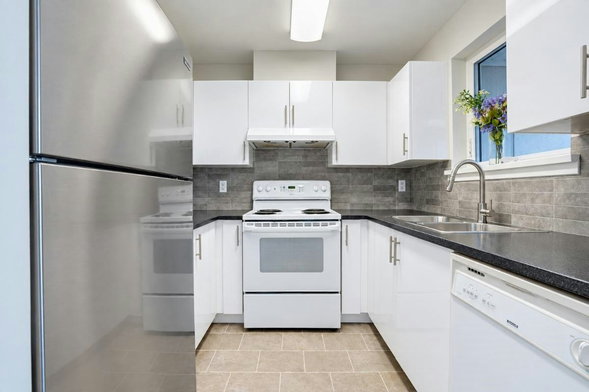 300-2533 Penticton Street, Vancouver, BC, V5M 4T8 - 9