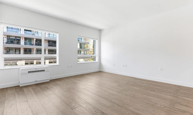 203-3590 W 39th Avenue