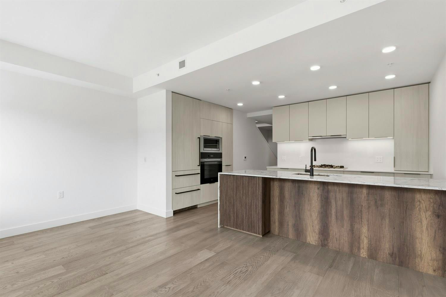 304-3590 W 39th Avenue, Vancouver, BC, V6N 3A5