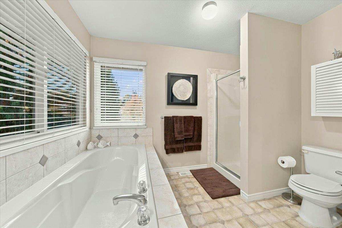 24100 102 Avenue, Maple Ridge, BC, V2W 1J1 - 18