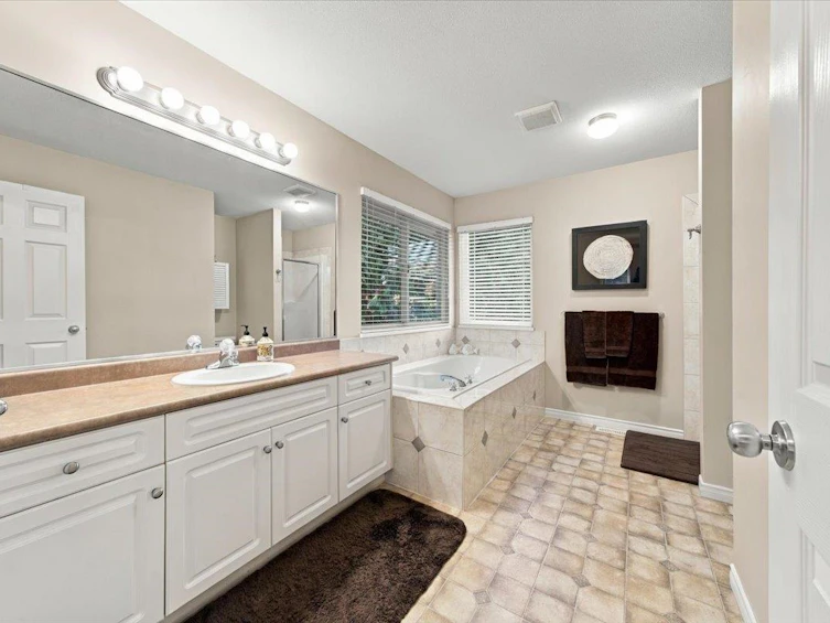 24100 102 Avenue, Maple Ridge, BC, V2W 1J1 - 17