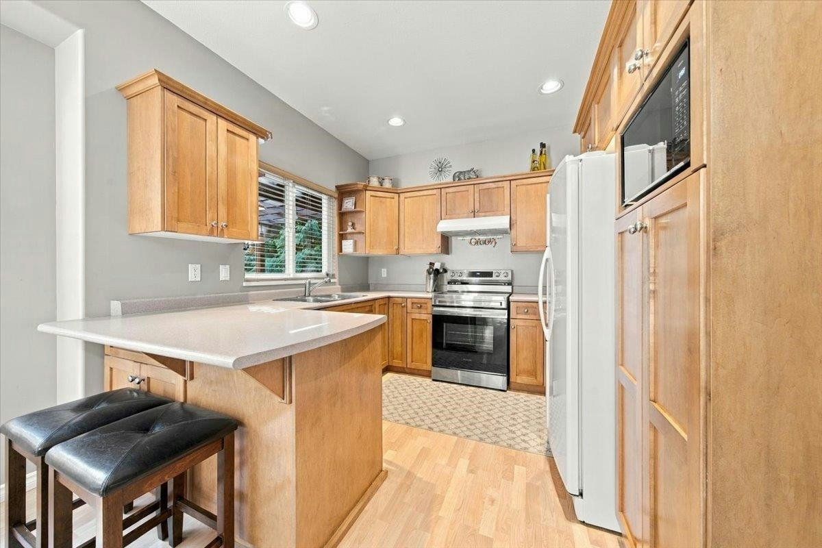 24100 102 Avenue, Maple Ridge, BC, V2W 1J1 - 7
