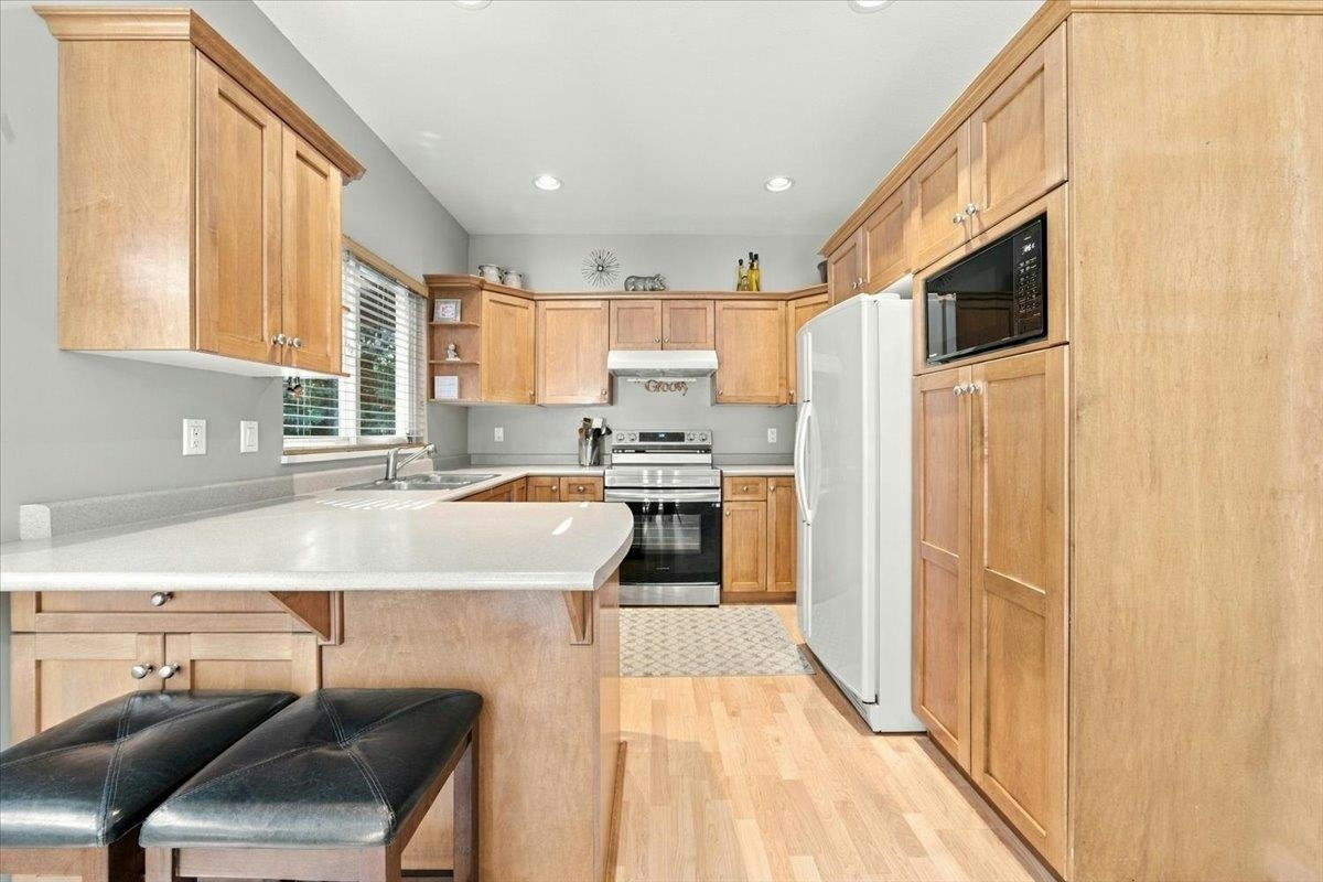 24100 102 Avenue, Maple Ridge, BC, V2W 1J1 - 6