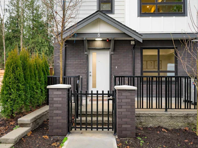 1-5993 143 Street - 2