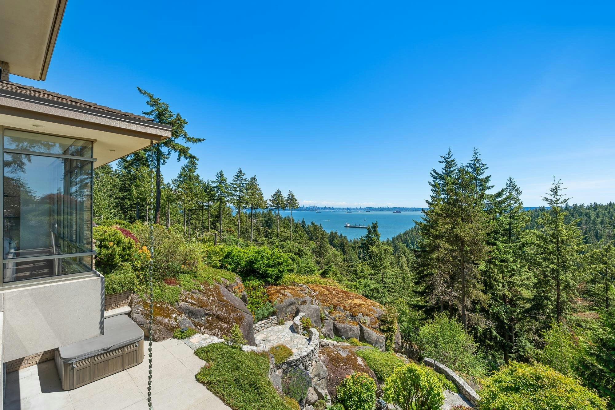 4936 Meadfeild Road, West Vancouver, BC, V7W 3J8 - 28