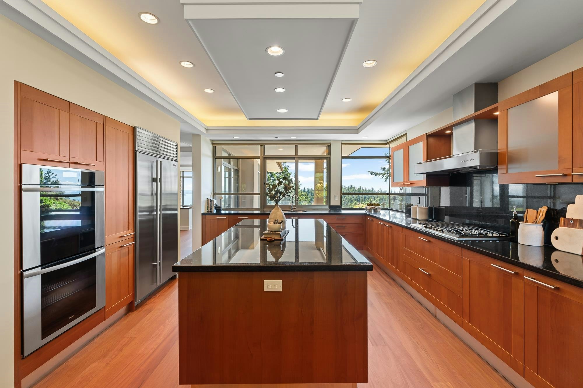 4936 Meadfeild Road, West Vancouver, BC, V7W 3J8 - 6