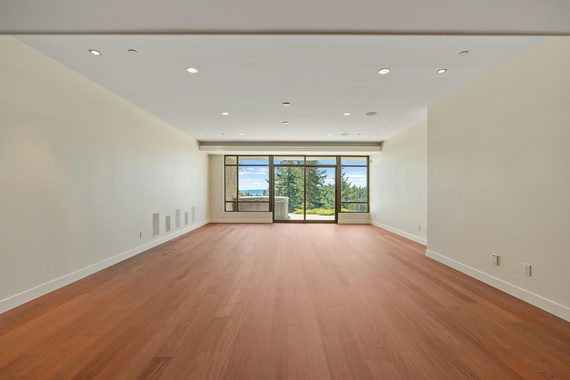 4936 Meadfeild Road, West Vancouver, BC, V7W 3J8 - 16
