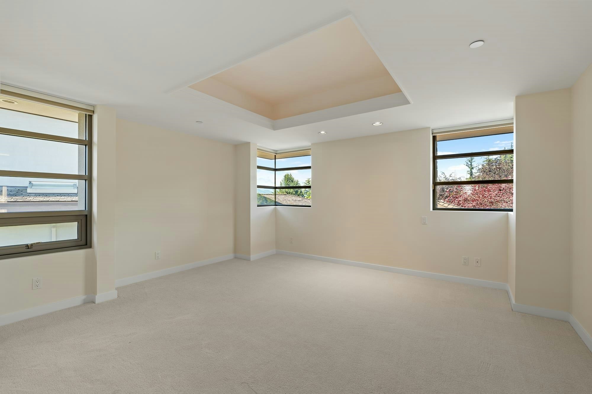4936 Meadfeild Road, West Vancouver, BC, V7W 3J8 - 13