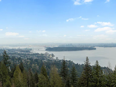 1100-3963 Uplands Way - 2