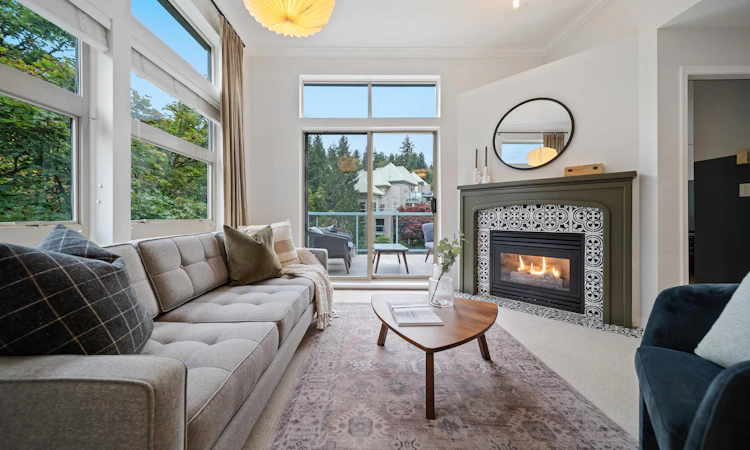 409-301 Maude Road