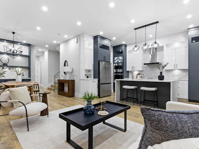 16717 15a Avenue - 5