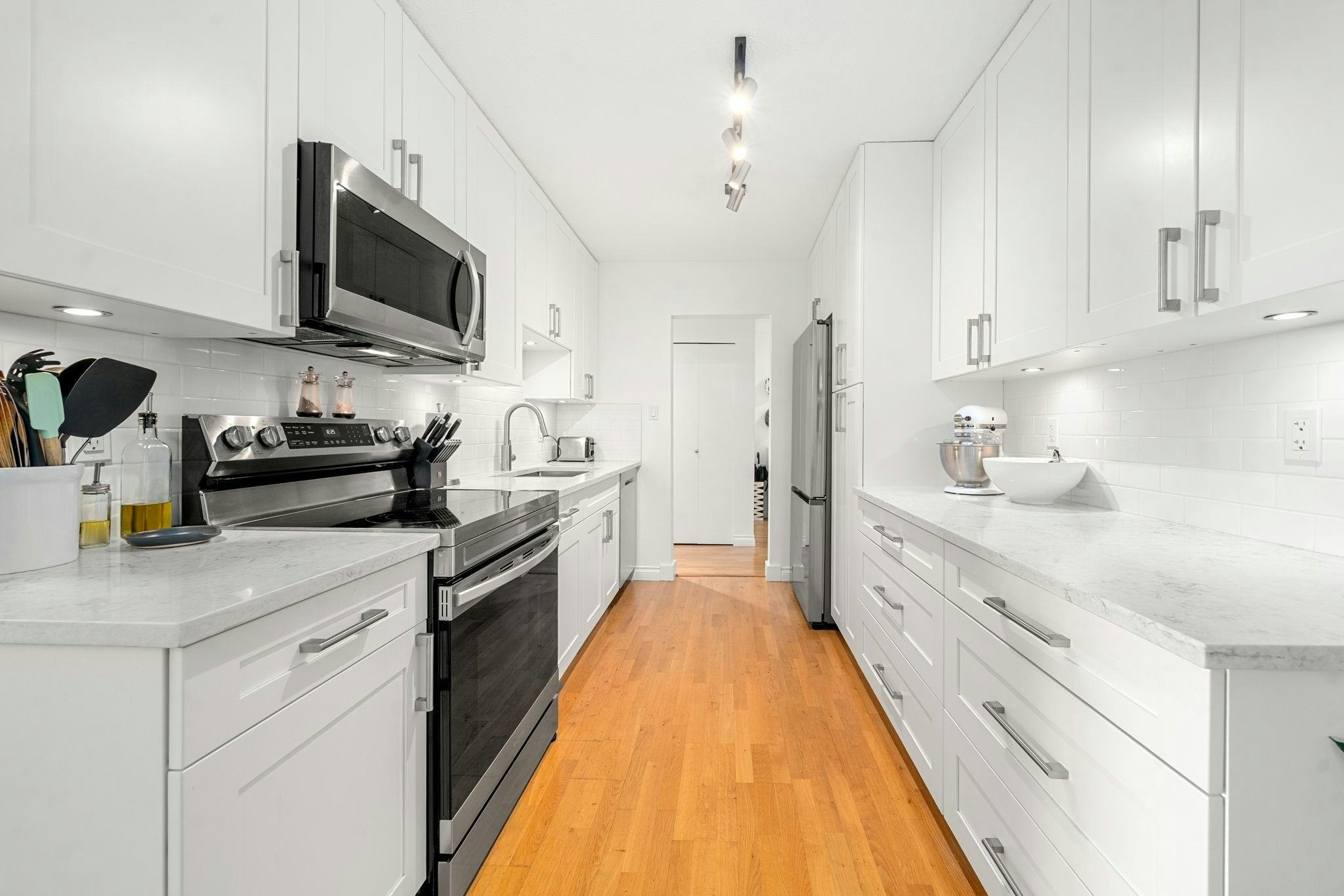 204-150 E 5th Street - 4
