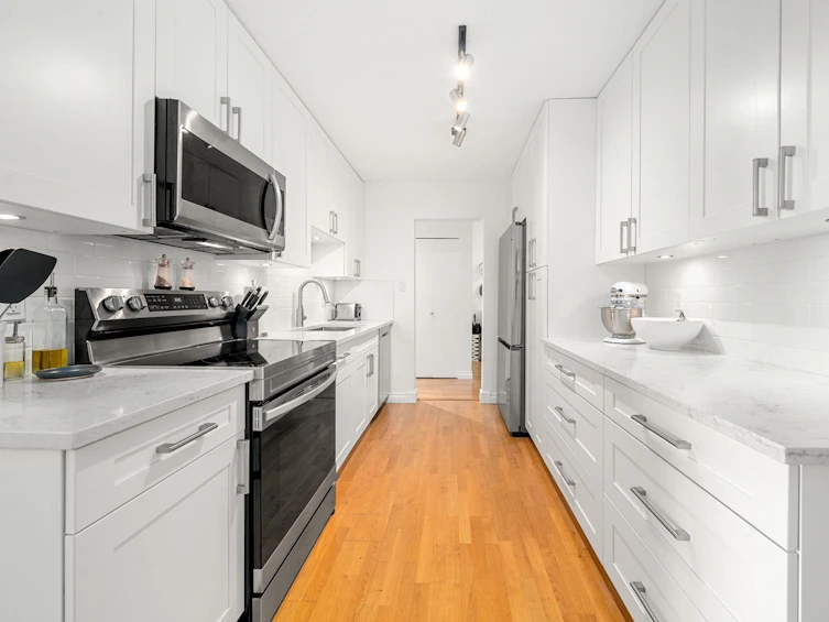 204-150 E 5th Street, North Vancouver, BC, V7L 1L5 - 4