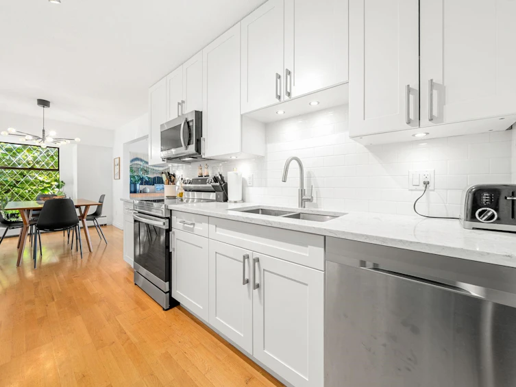 204-150 E 5th Street, North Vancouver, BC, V7L 1L5 - 7