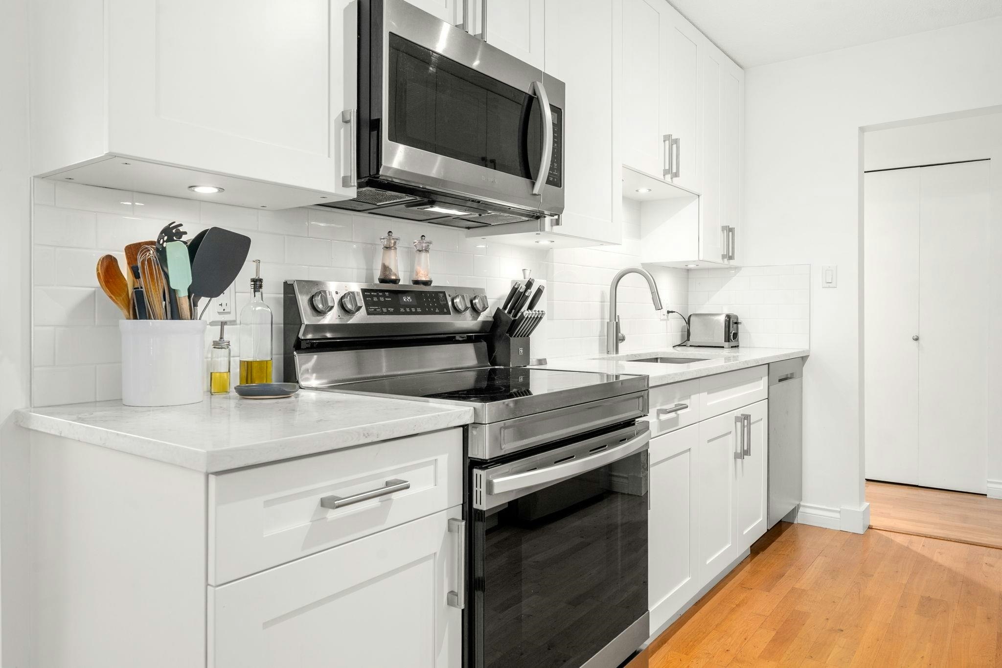 204-150 E 5th Street - 2