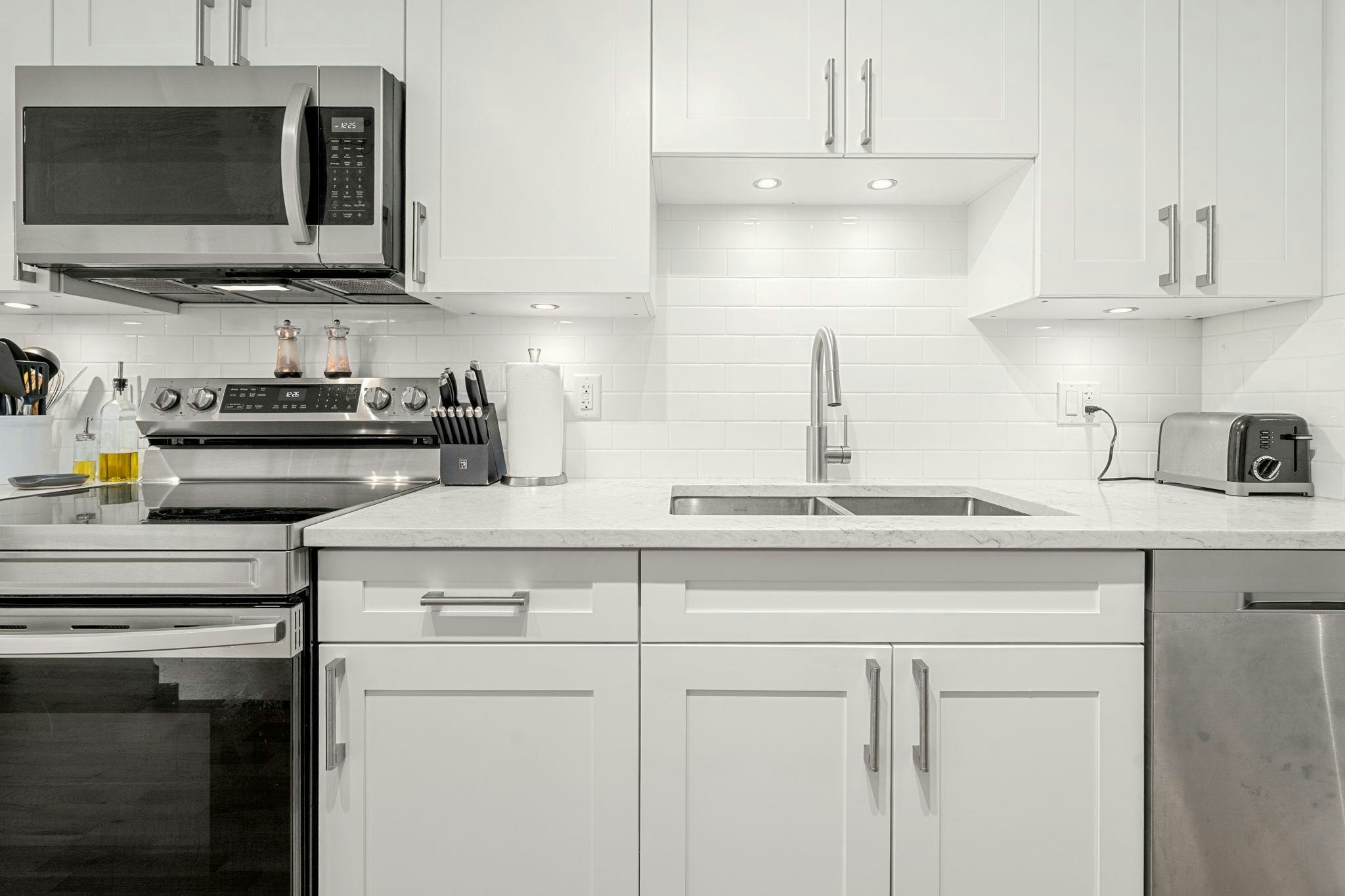 204-150 E 5th Street, North Vancouver, BC, V7L 1L5 - 6