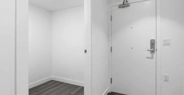 1206-8188 Fraser Street, Vancouver, BC, V5X 2T7 - 12