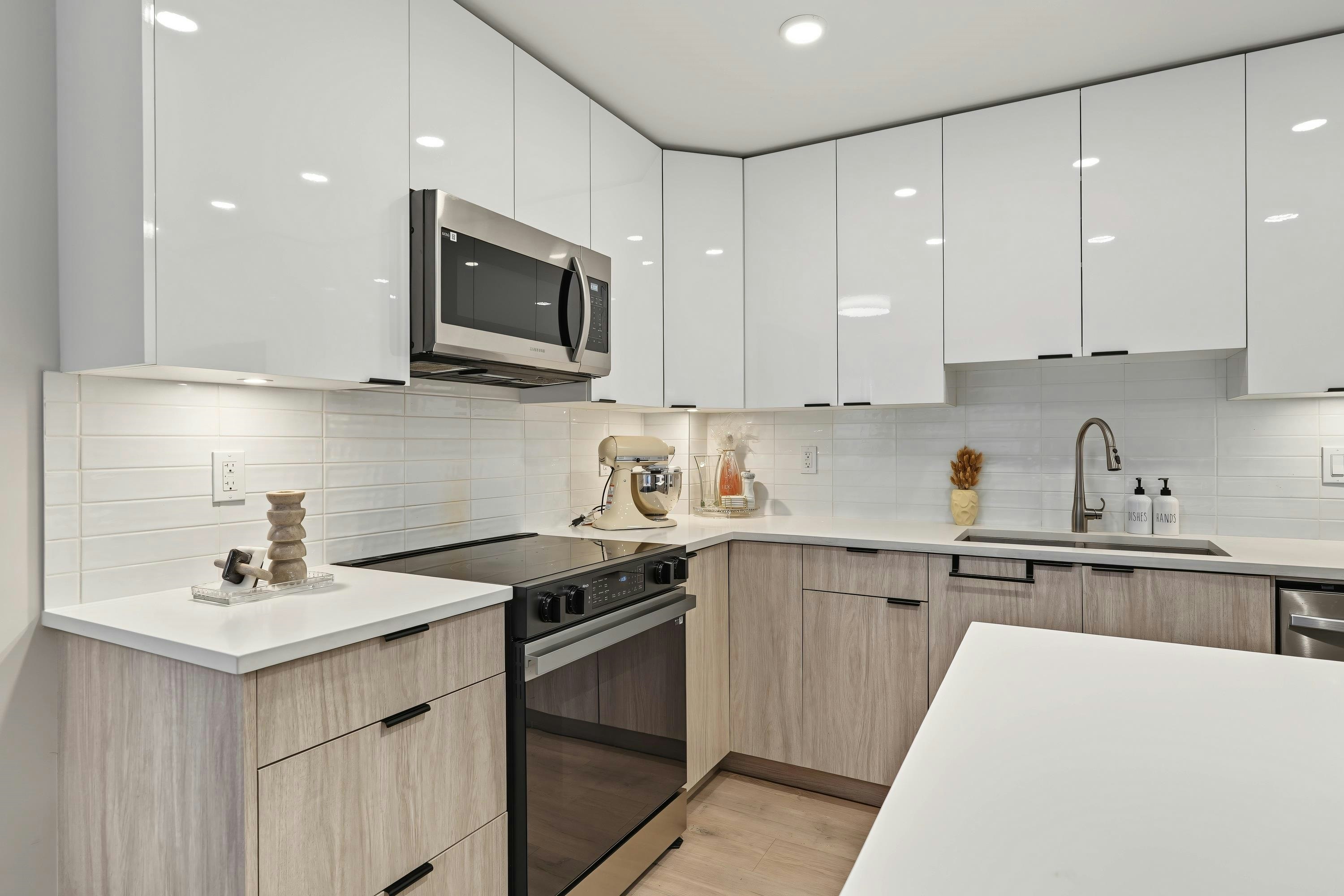 602-13458 95 Avenue, Surrey, BC, V3V 0H1 - 14