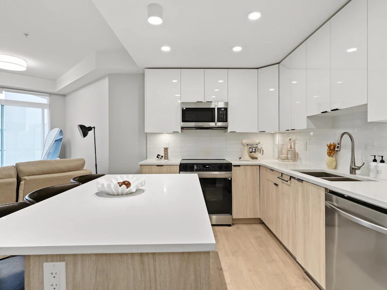 602-13458 95 Avenue, Surrey, BC, V3V 0H1 - 13